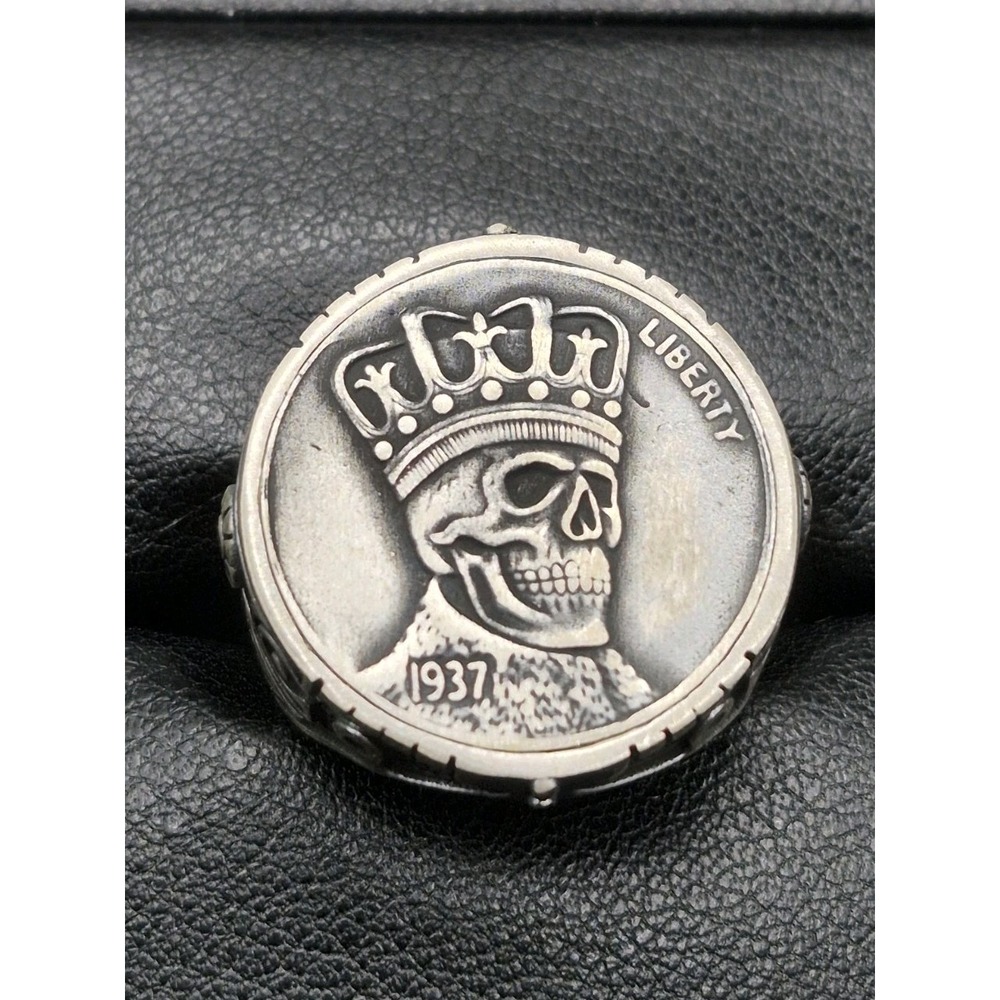 New Condition Coin Style Skull King Ring Size 10.00 K1